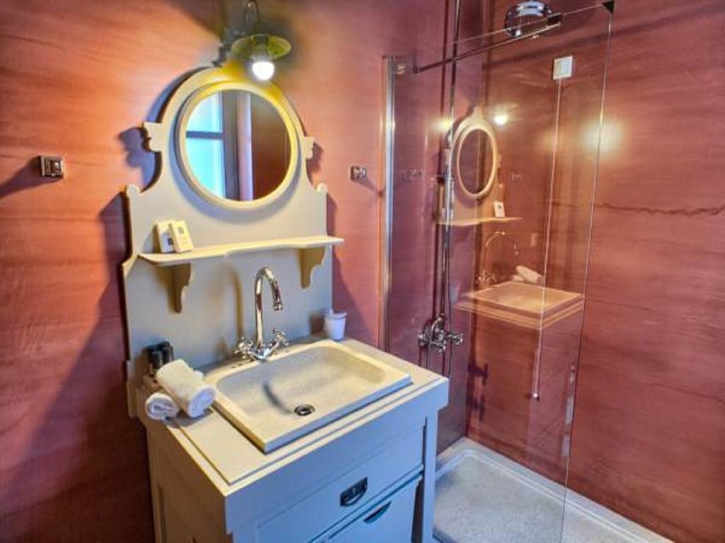 Haones Suites Ioánnina Rum bild