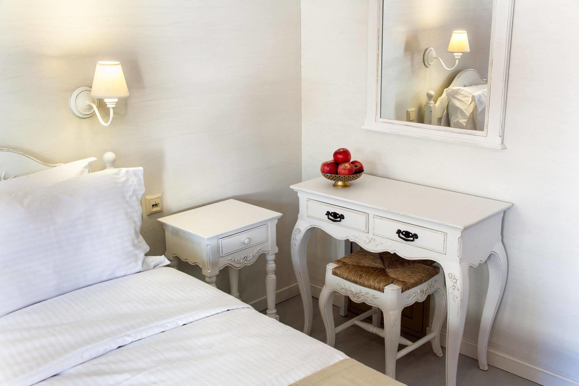 Haones Suites Ioánnina Exteriör bild